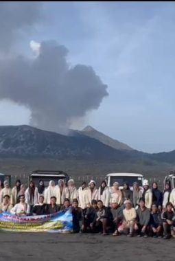 Mencintai Kekayaan Alam dan Budaya Indonesia, Paskibraka Lampung Barat Berkunjung Ke Beromo.  