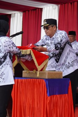 Tubaba Gelar Upacara HGN Ke – 80 ” Guru Bermutu Indonesia Maju”   