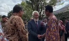 Lebih Tua Tapi Rambut Hitam Semua!” – Xanana Gusmao Spontan Usap Kepala Sultan HB X